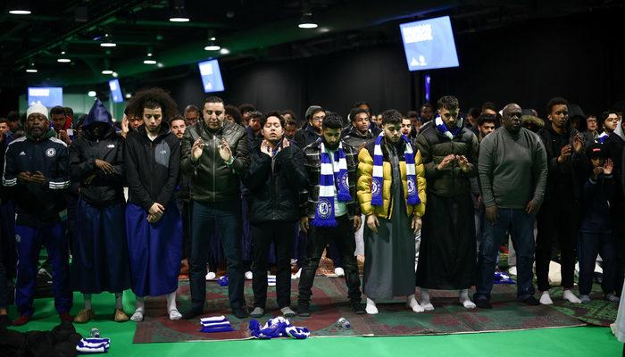 İngiltere'de bir ilk! Dünya devi Chelsea, Stamford Bridge'de iftar verdi...